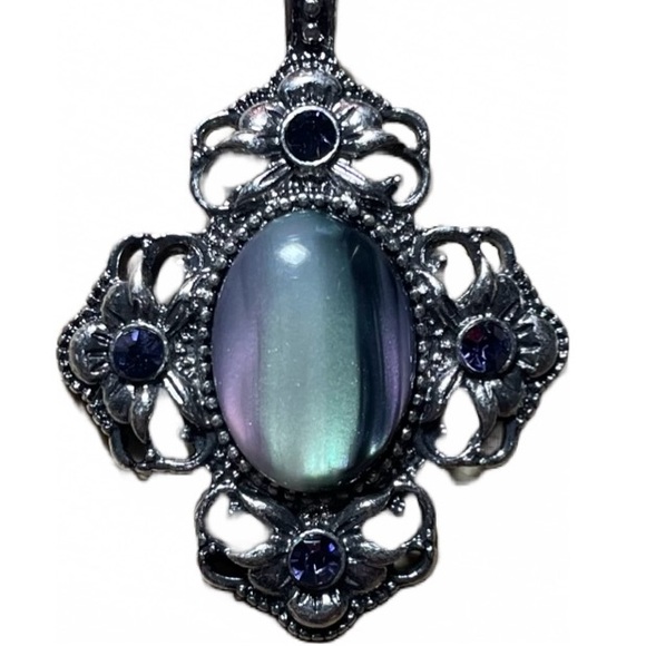 Mother of Pearl imitation. Pendant. Artisan mettle. Nickel free. Pretty - Picture 1 of 4